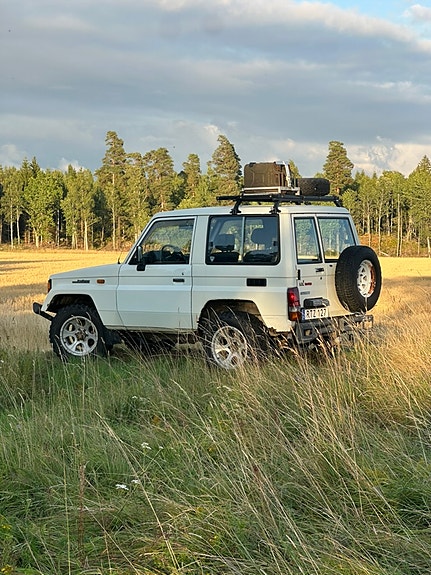 Toyota Land Cruiser 2 of 5