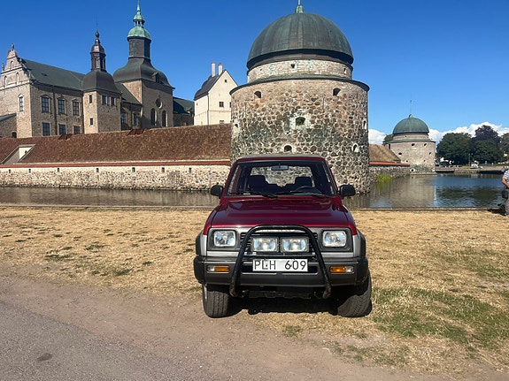 Daihatsu Feroza 12 of 12