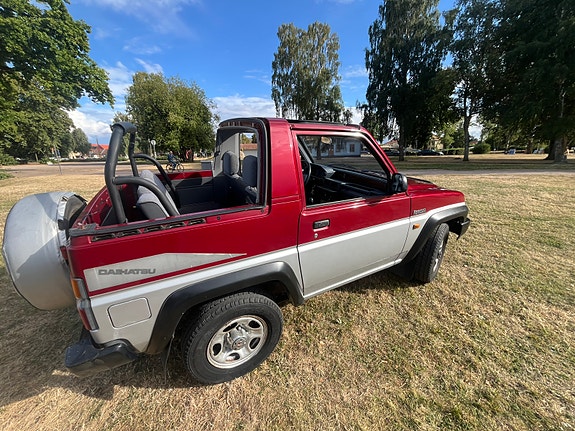 Daihatsu Feroza 4 of 12