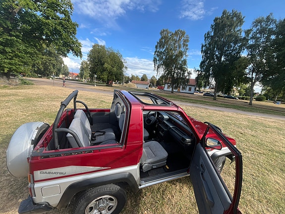 Daihatsu Feroza 5 of 12