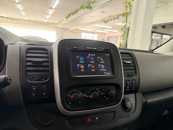 Renault Trafic 24 of 25