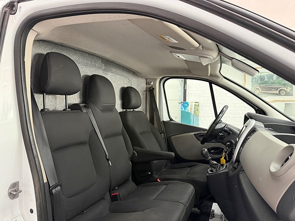 Renault Trafic 18 of 25