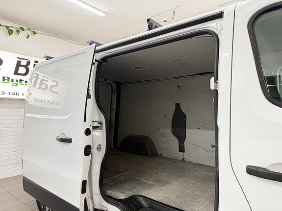 Renault Trafic 14 of 25