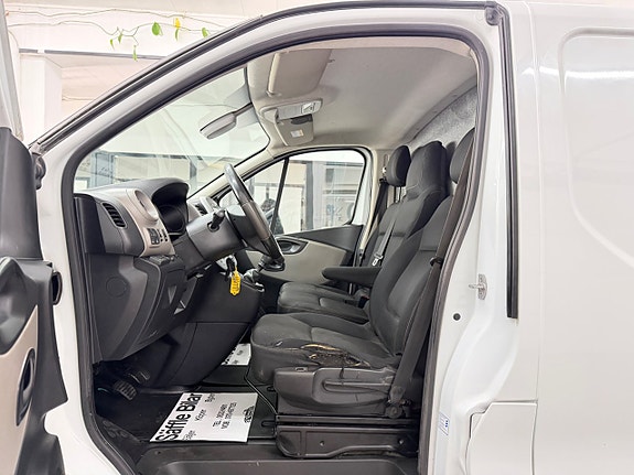 Renault Trafic 21 of 25