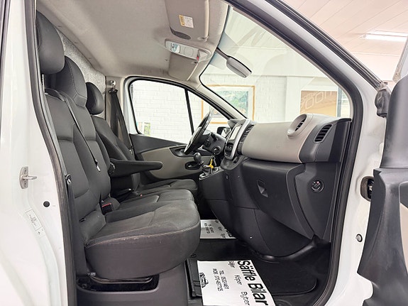 Renault Trafic 17 of 25