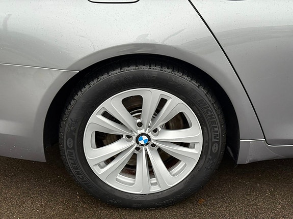 BMW 750i 7 of 14