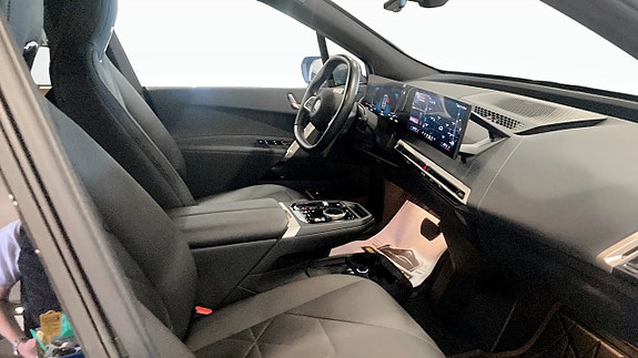 BMW iX 3 of 13