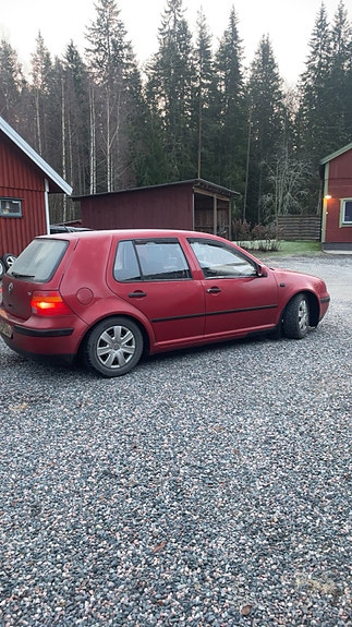 Volkswagen Golf IV 2 of 5