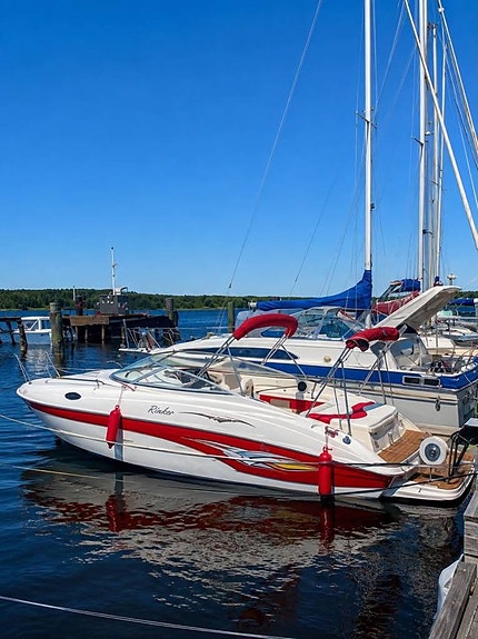 Rinker Captiva 232CC 2 of 8