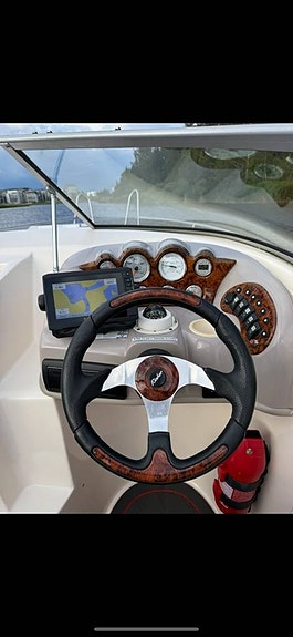 Rinker Captiva 232CC 4 of 8