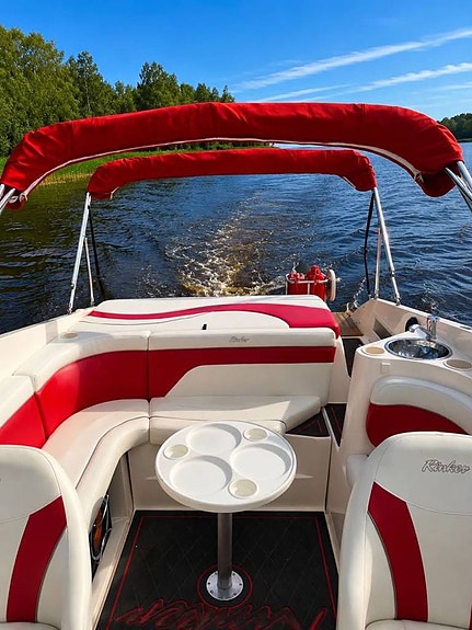 Rinker Captiva 232CC 3 of 8
