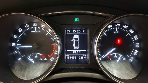 Skoda Superb 12 of 15