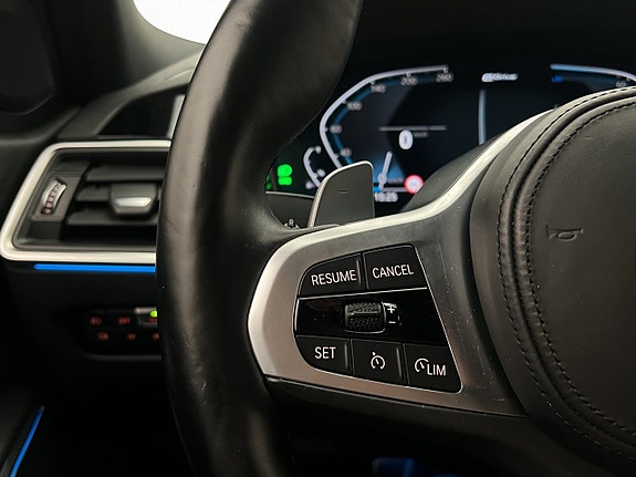 BMW 330e 16 of 30