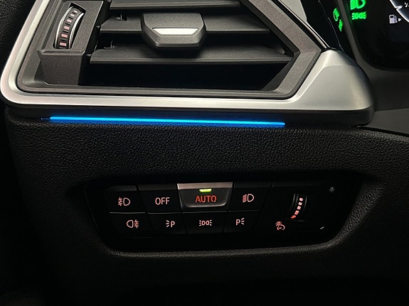 BMW 330e 15 of 30