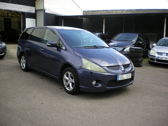 Mitsubishi Grandis 2 of 11
