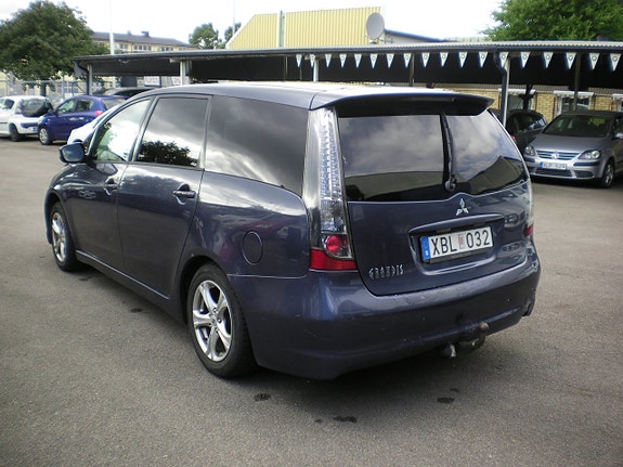 Mitsubishi Grandis 8 of 11