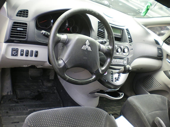 Mitsubishi Grandis 7 of 11