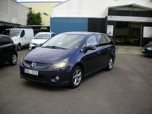 Mitsubishi Grandis 10 of 11