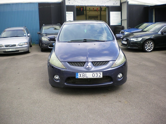 Mitsubishi Grandis 3 of 11
