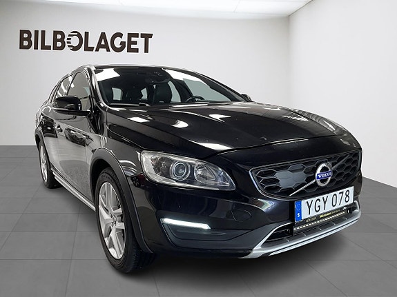Volvo V60 Cross Country 7 of 25