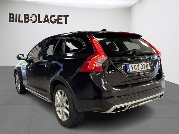 Volvo V60 Cross Country 3 of 25