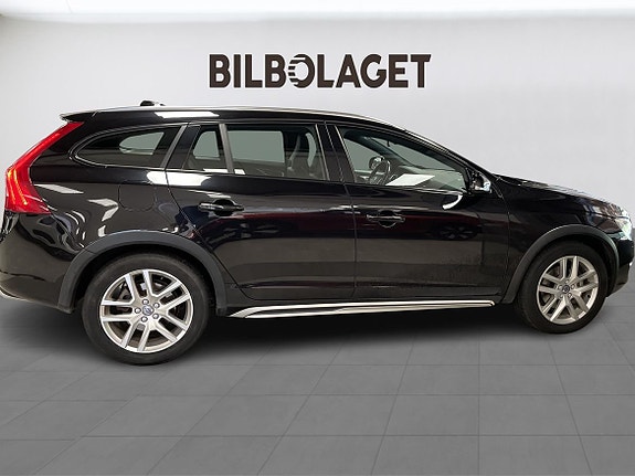 Volvo V60 Cross Country 6 of 25
