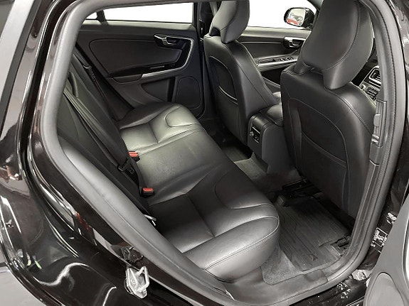Volvo V60 Cross Country 20 of 25