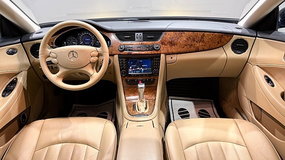 Mercedes-Benz CLS350 11 of 19