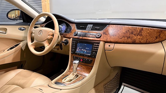 Mercedes-Benz CLS350 14 of 19