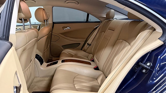 Mercedes-Benz CLS350 16 of 19