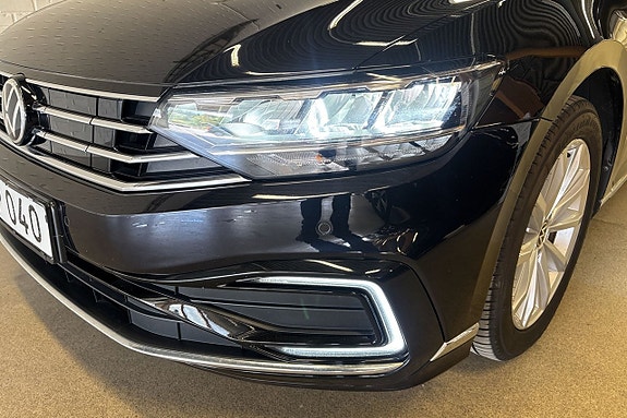 Volkswagen Passat 3 of 18