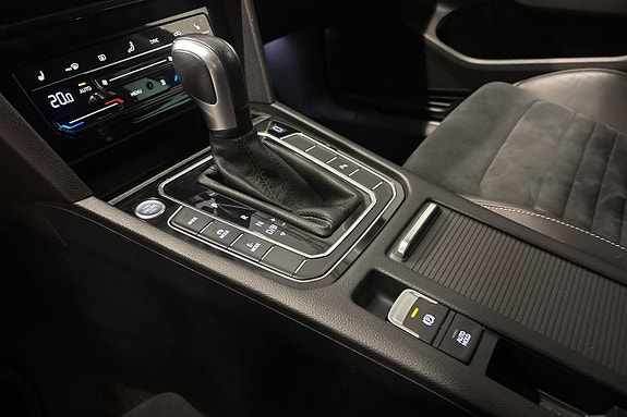 Volkswagen Passat 13 of 18