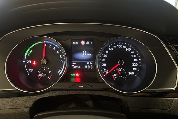 Volkswagen Passat 15 of 18