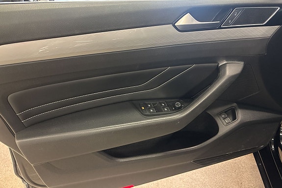 Volkswagen Passat 10 of 18