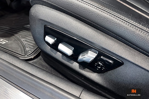 BMW 540i 11 of 28