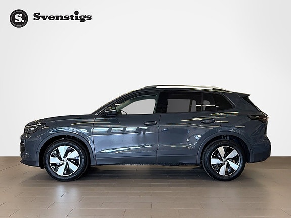 Volkswagen Tiguan 2 of 12
