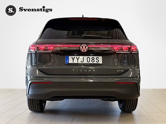 Volkswagen Tiguan 4 of 12