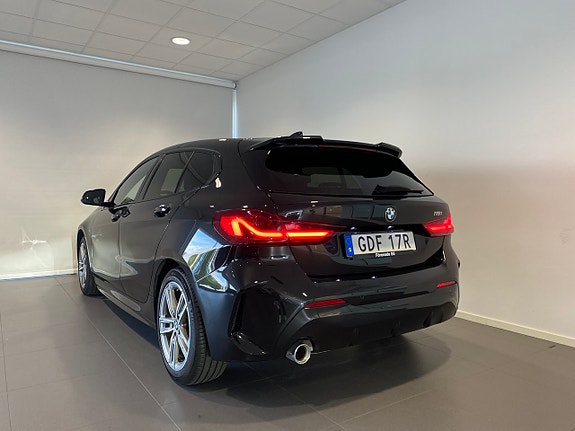 BMW 118d 10 of 12