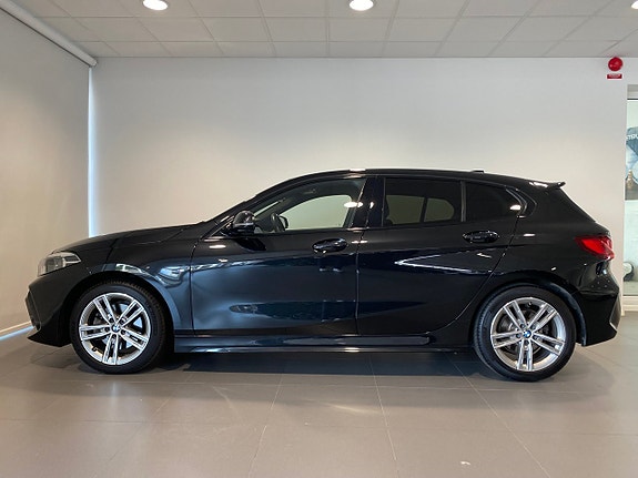 BMW 118d 2 of 12