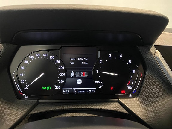 BMW 118d 6 of 12