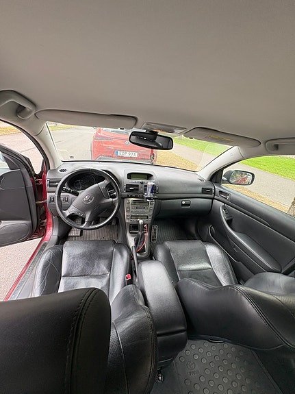 Toyota Avensis 5 of 6