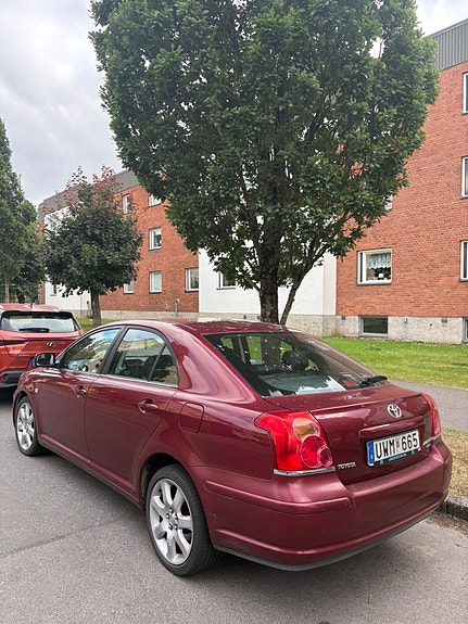 Toyota Avensis 4 of 6