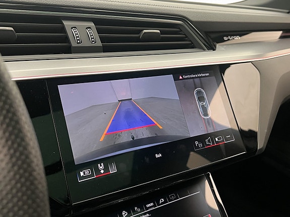 Audi Q8 25 of 30