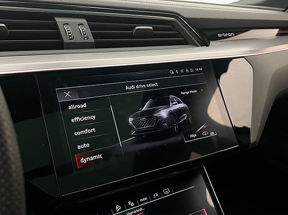 Audi Q8 30 of 30