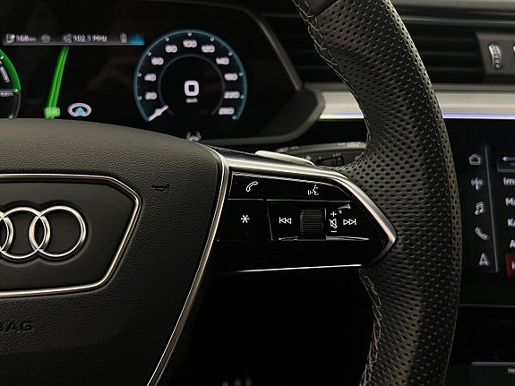 Audi Q8 23 of 30