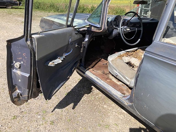 Chevrolet Biscayne 6 of 14