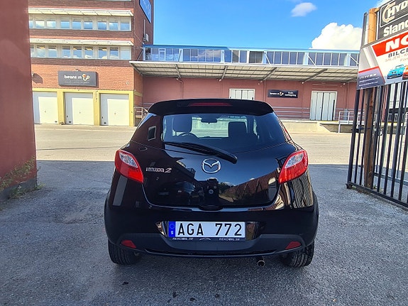 Mazda 2 6 of 15
