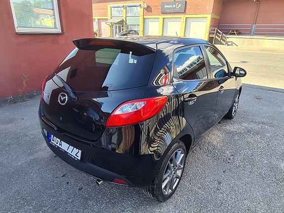 Mazda 2 4 of 15