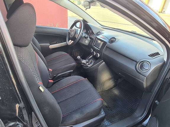 Mazda 2 13 of 15