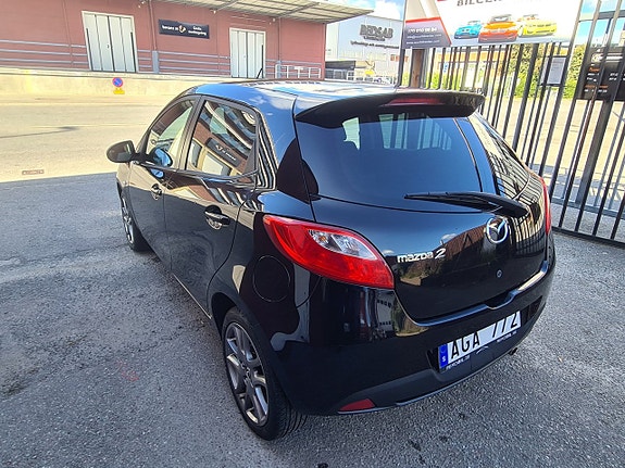 Mazda 2 5 of 15